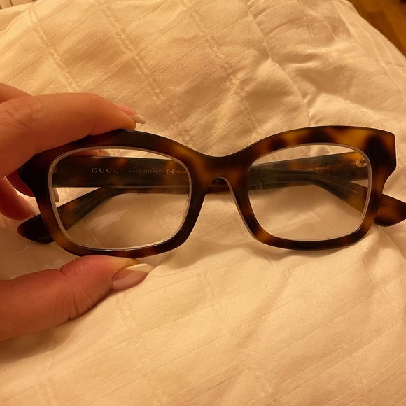 Authentic Gucci tortoise eyeglasses with stone and design!